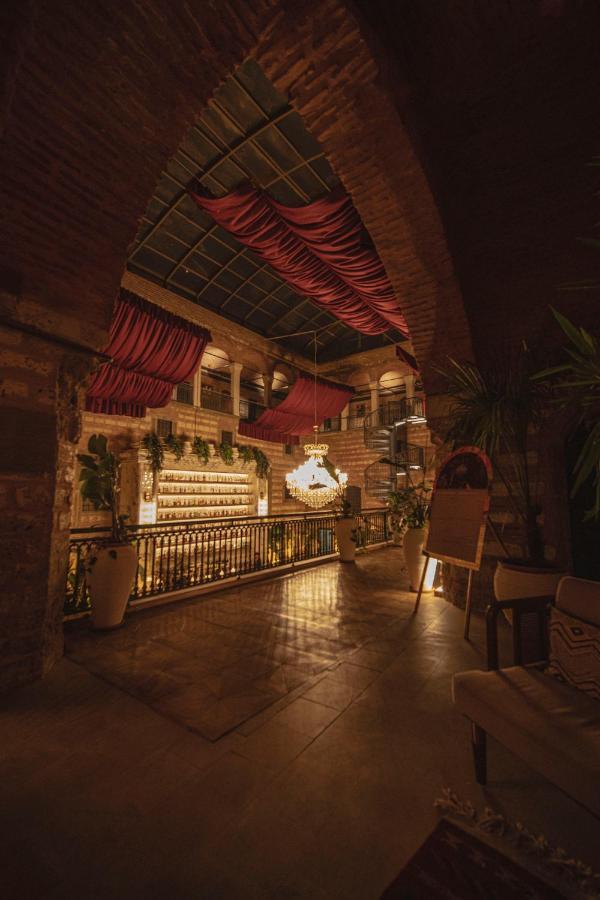 Han 1772 Hotel Istanbul Exterior photo The interior of the restaurant