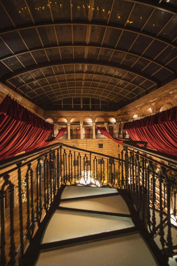 Han 1772 Hotel Istanbul Exterior photo Interior of the theatre