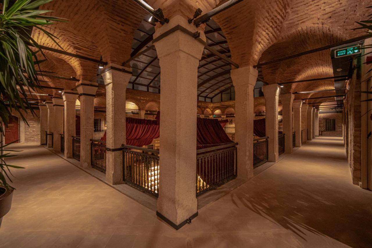 Han 1772 Hotel Istanbul Exterior photo The interior of the restored Al-Jalsa Theatre