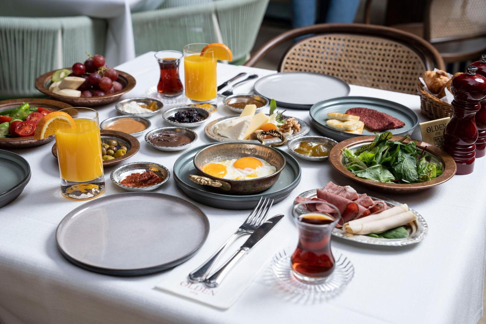 Han 1772 Hotel Istanbul Exterior photo A traditional Turkish breakfast