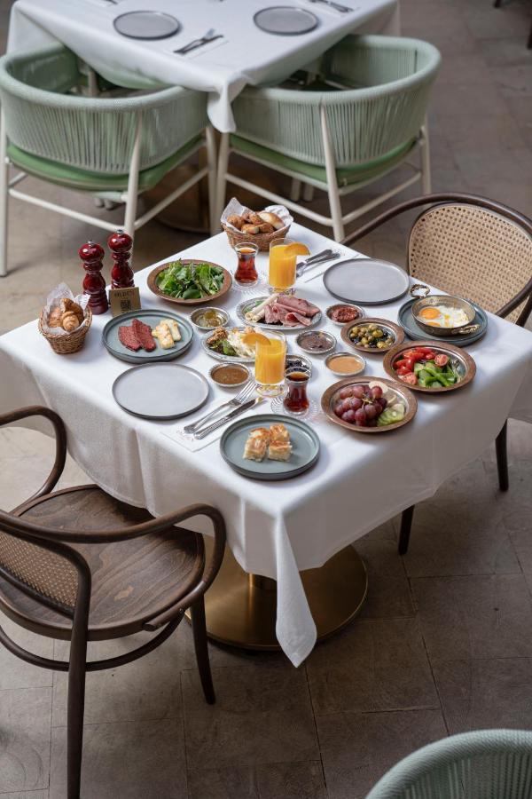 Han 1772 Hotel Istanbul Exterior photo A traditional Turkish breakfast